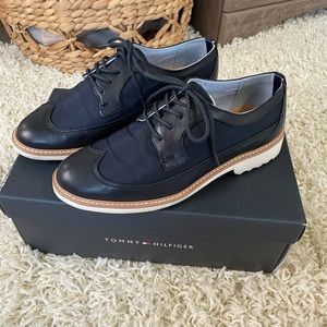 ❗️SOLD❗️Women’s lace up dress shoe